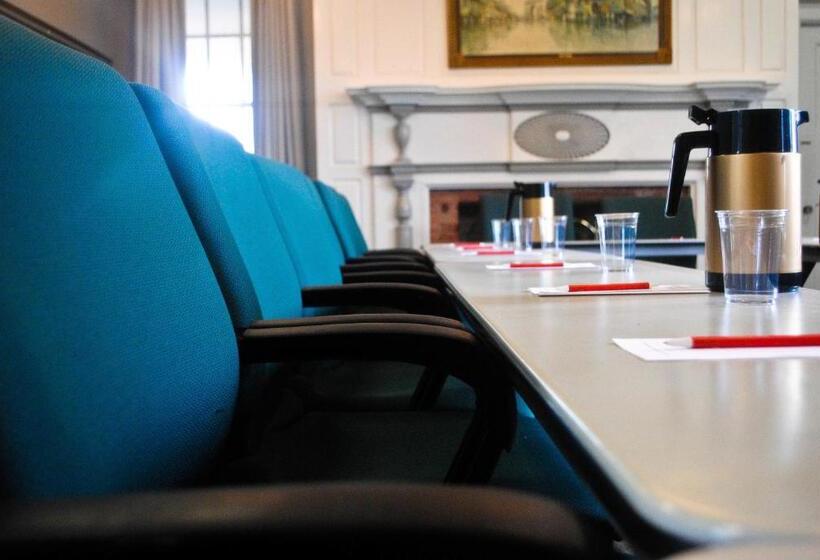 Hotel Rutgers University Inn And Conference Center