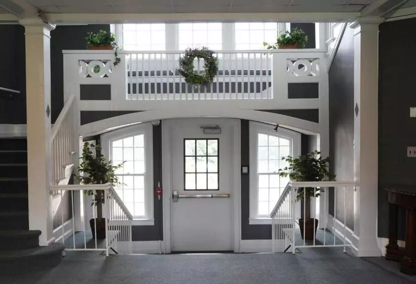 فندق Rutgers University Inn And Conference Center