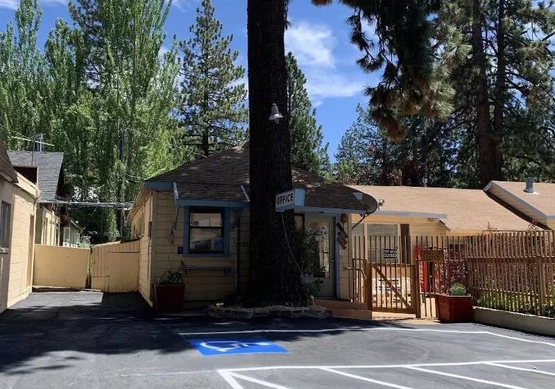 فندق Stevenson’s Inn