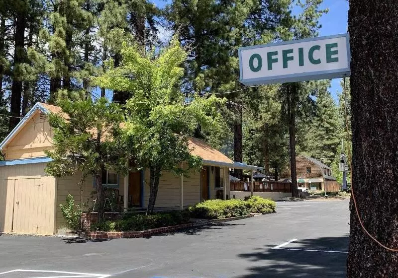 فندق Stevenson’s Inn