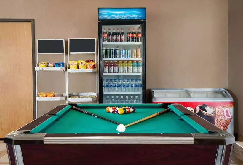 هتل Travelodge By Wyndham Lake Havasu