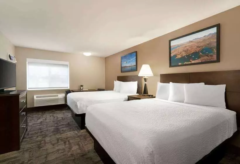 هتل Travelodge By Wyndham Lake Havasu