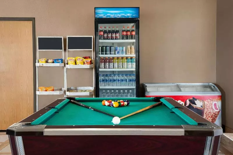 هتل Travelodge By Wyndham Lake Havasu