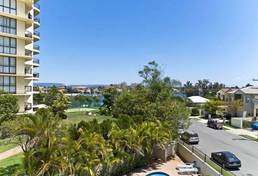 Budds Beach Apartments