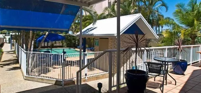 Budds Beach Apartments