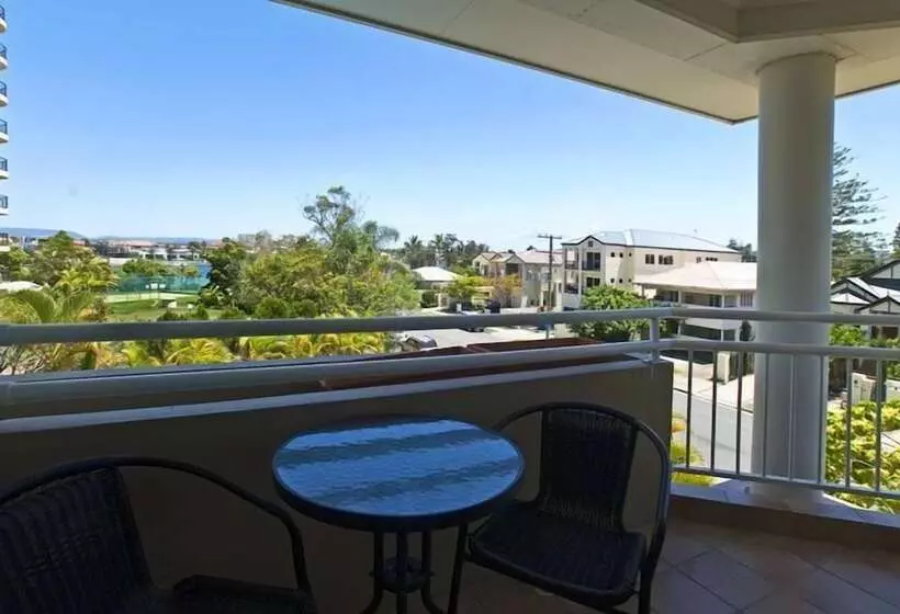 Budds Beach Apartments