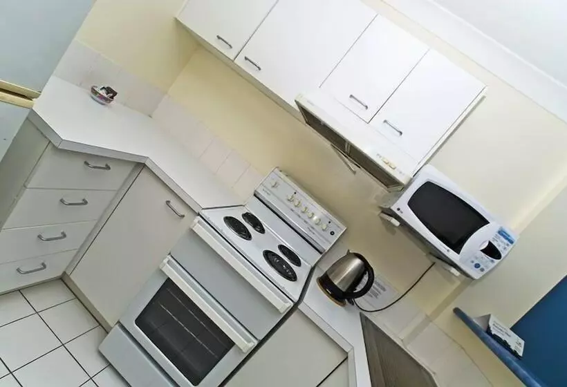 Budds Beach Apartments