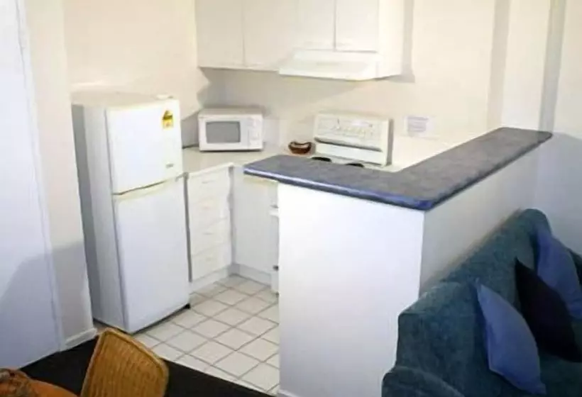 Budds Beach Apartments