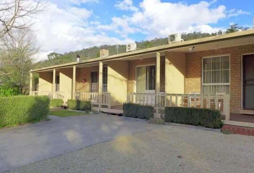 Отель Bright Avenue Motor Inn