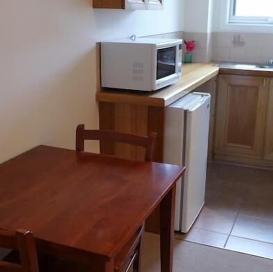 Отель Bright Avenue Motor Inn