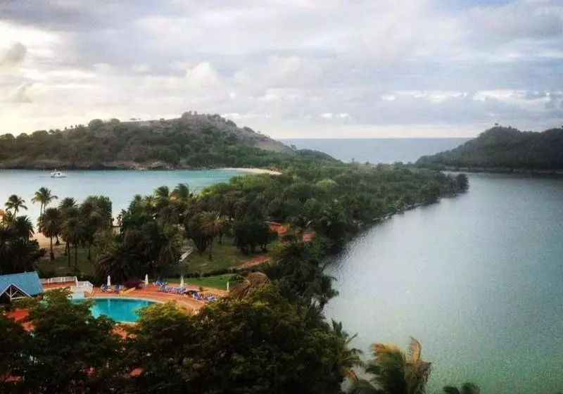 هتل Grand Royal Antiguan