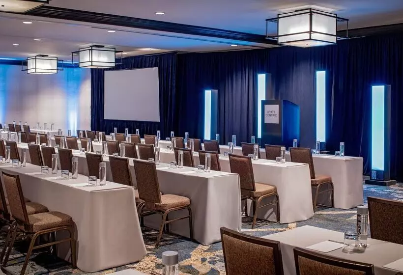 Отель Hyatt Centric French Quarter