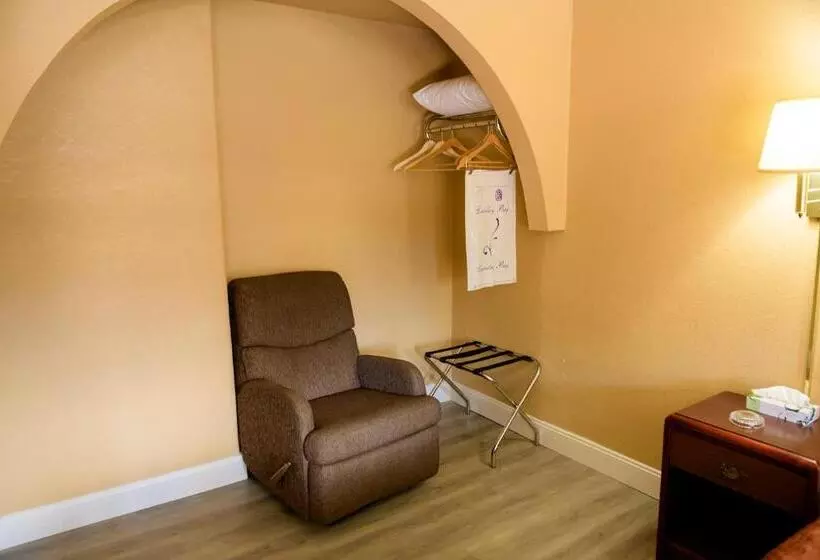 فندق Kings Inn Hot Springs