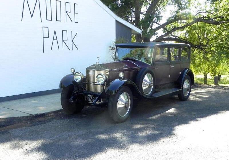 Hotel Moore Park Inn