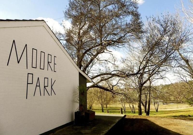 Hotel Moore Park Inn