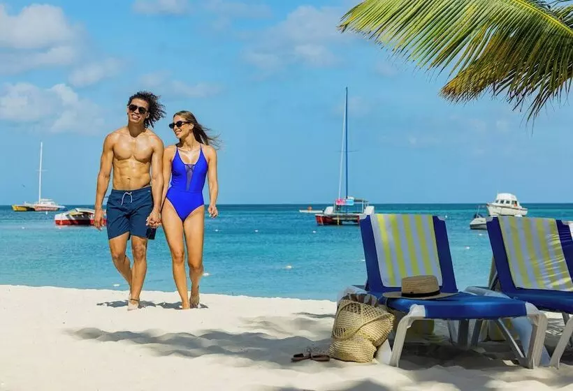 هتل Tryp by Wyndham Aruba - Adults Only