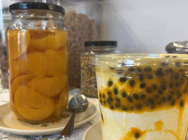 Riverbank Park Motel