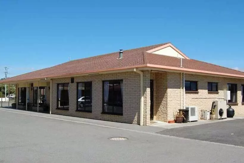 Seasonal South Motel & Function Centre