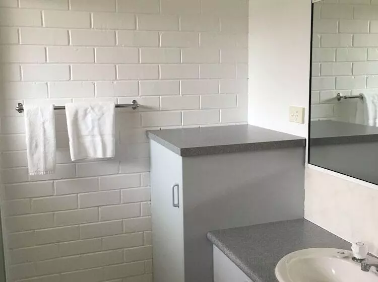 Seasonal South Motel & Function Centre