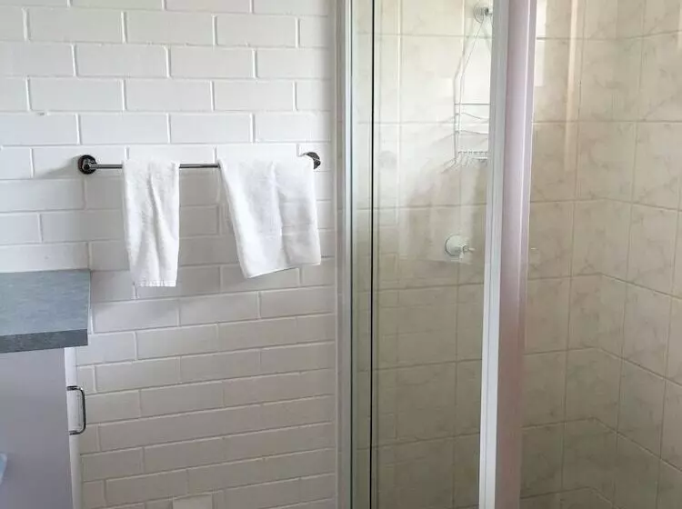 Seasonal South Motel & Function Centre