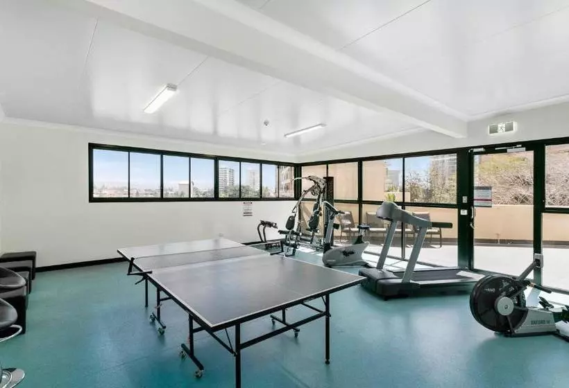 Отель Breakfree Cosmopolitan