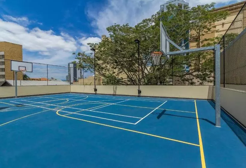 Отель Breakfree Cosmopolitan