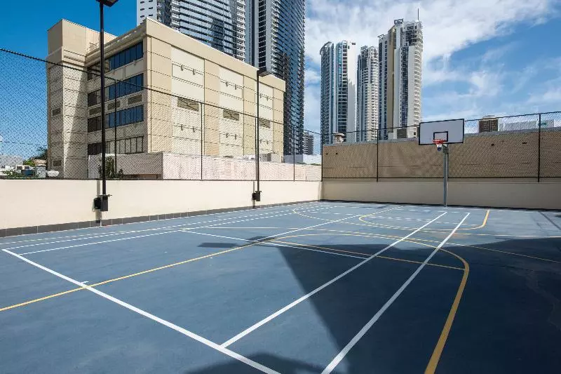 Отель Breakfree Cosmopolitan