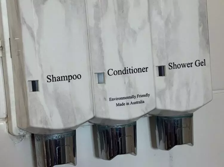 Отель Country Roads Motor Inn