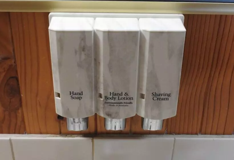 Отель Country Roads Motor Inn