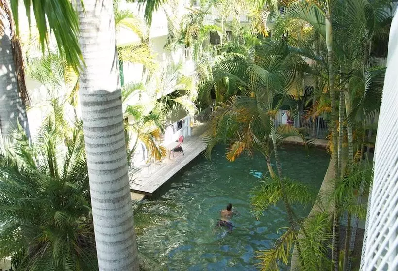 호텔 Lake Central Cairns