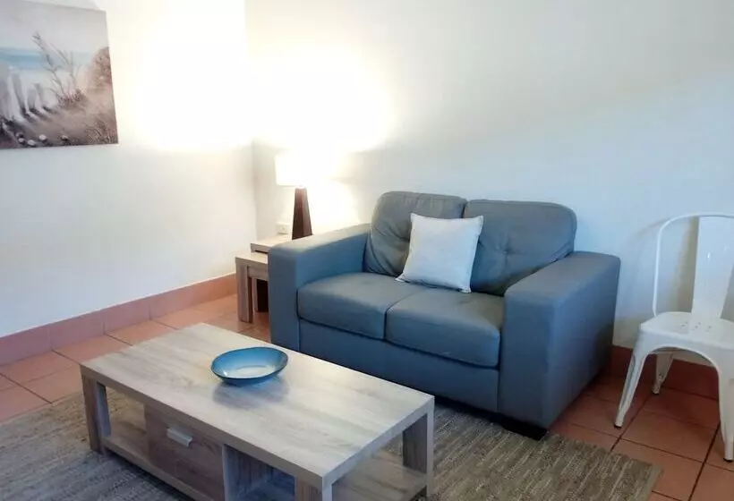 호텔 Lake Central Cairns