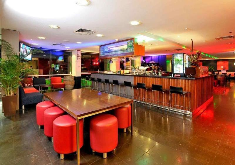 酒店 Mercure Melbourne Treasury Gardens