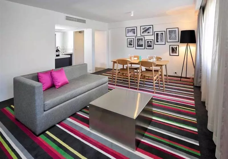 酒店 Mercure Melbourne Treasury Gardens