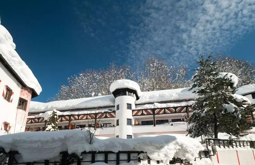 Family Hotel Schloss Rosenegg