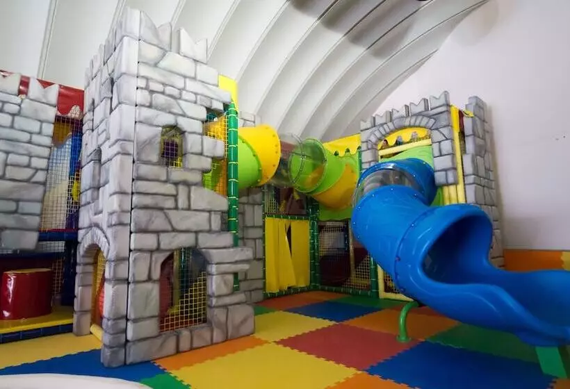 Family Hotel Schloss Rosenegg