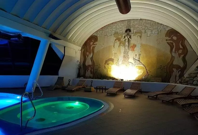 Family Hotel Schloss Rosenegg