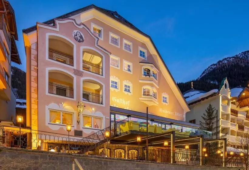 Отель Goldener Adler   Im Sommer Silvretta Card Premium Inkludiert