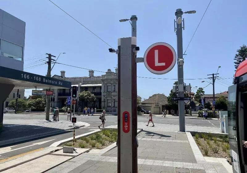 ホテル The Lurline Randwick