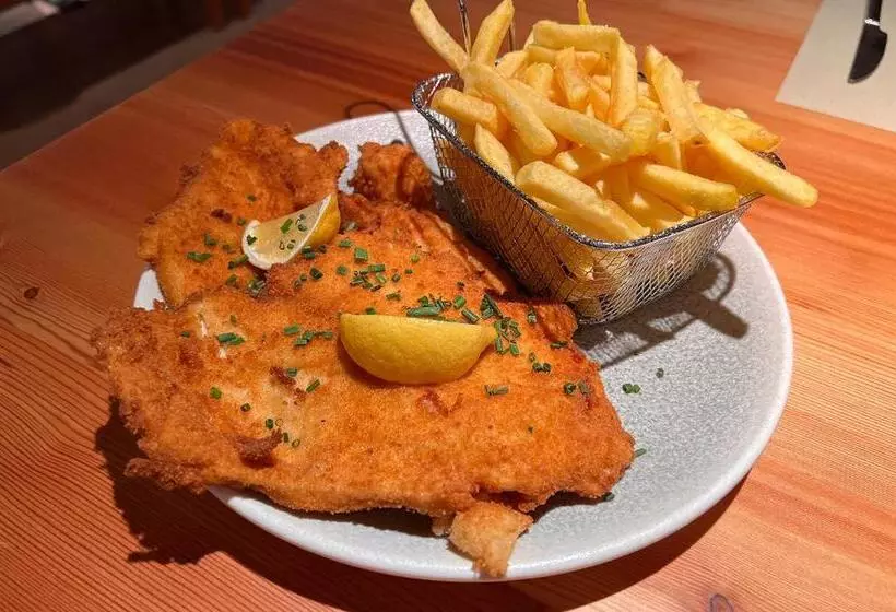 ホテル Theater  Und Feriendorf Königsleitn Gmbh