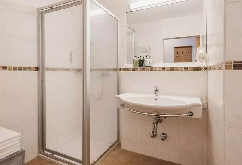 Отель Vaya Zell Am See