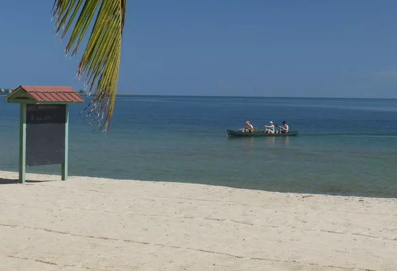 منتجع Green Parrot Belize