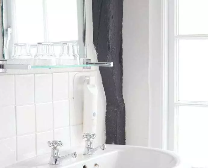 Bell Hotel & Inn By Greene King Inns