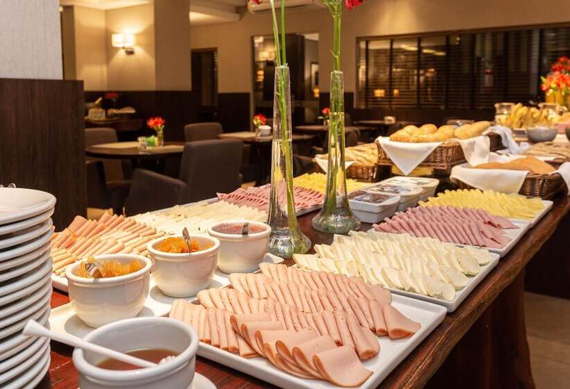 בית מלון כפרי Faial Prime Suites