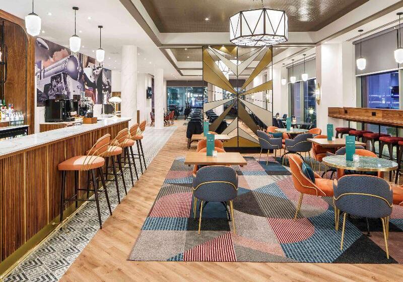 Hotel Ibis Styles London Heathrow East