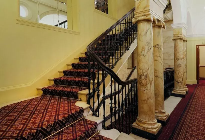 Отель Macdonald Burlington