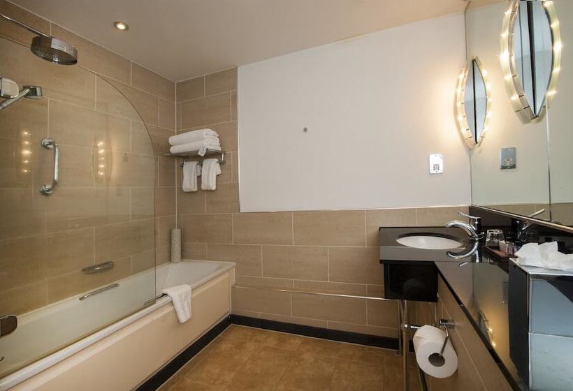 هتل Macdonald Burlington