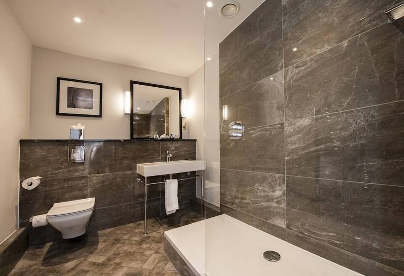 هتل Macdonald Burlington