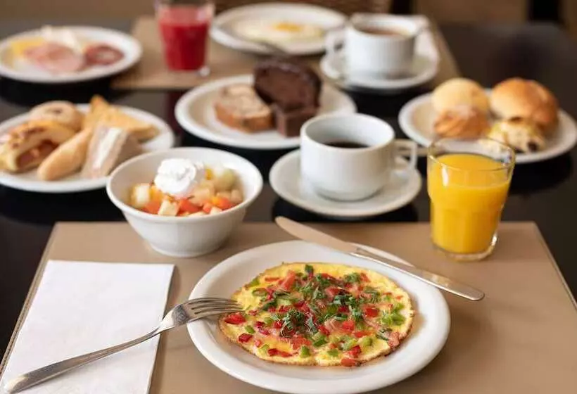 فندق Manhattan Plaza