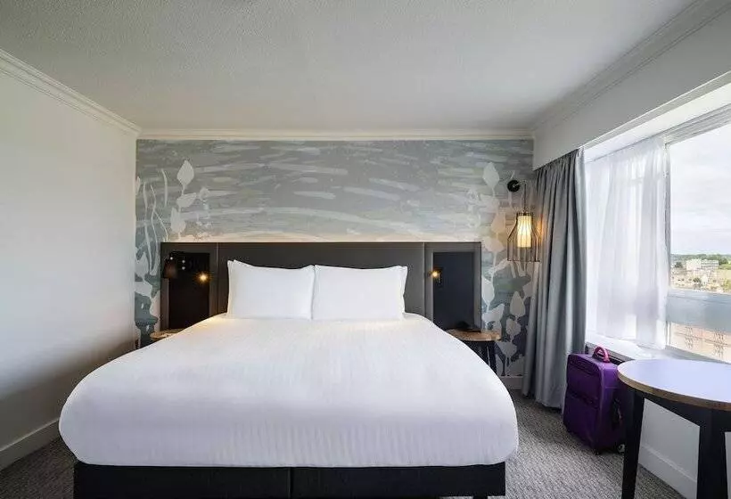 Отель Mercure Bedford Centre