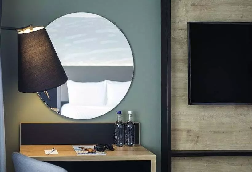 Отель Mercure Bedford Centre